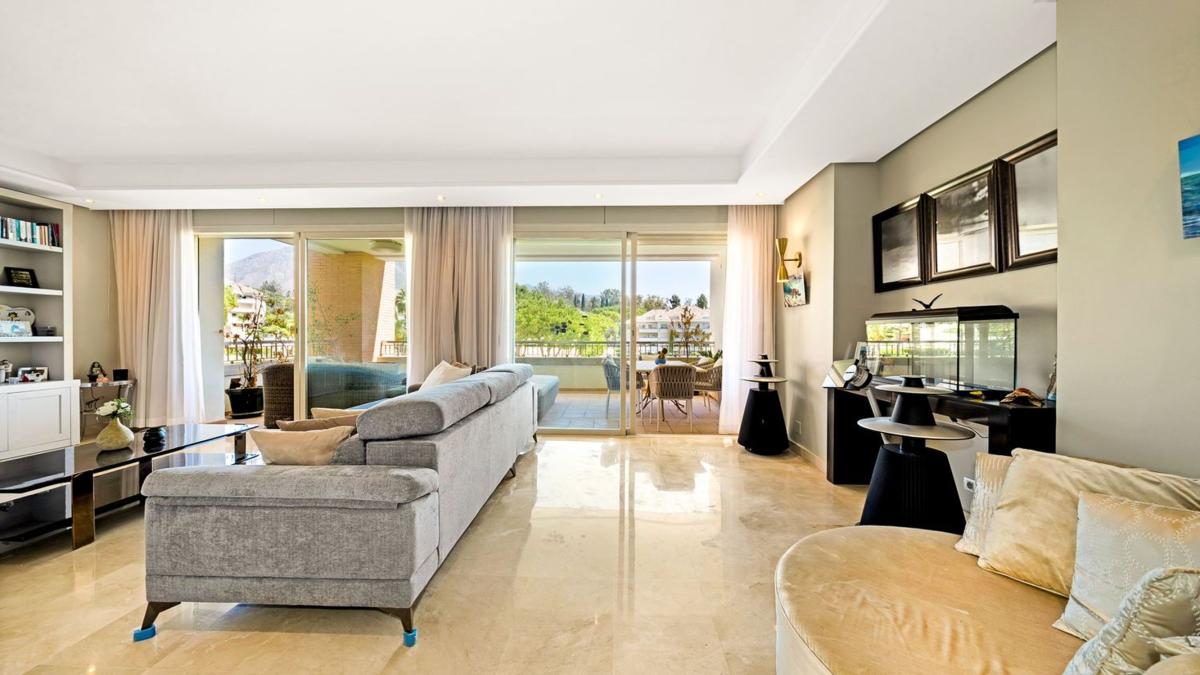 Sprzedaż mieszkania w Piso en Urbanizacion Villa Parra Palomeras, Las Lomas de Río Verde, Marbella, Marbella
photo 3