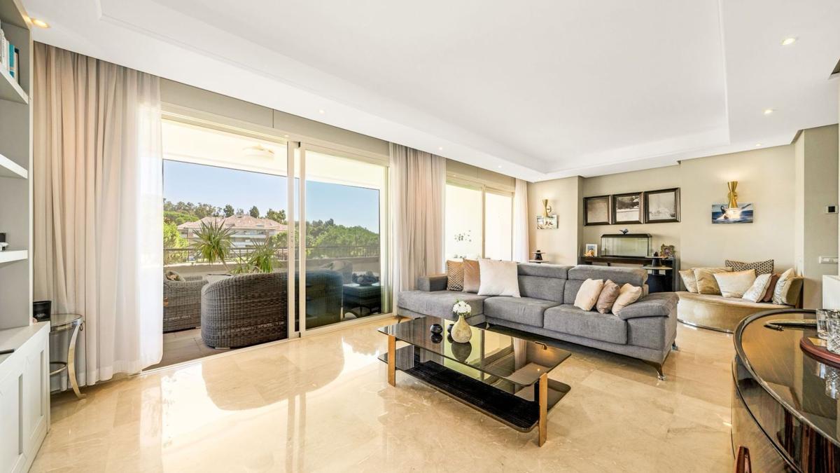 Sprzedaż mieszkania w Piso en Urbanizacion Villa Parra Palomeras, Las Lomas de Río Verde, Marbella, Marbella
photo 4