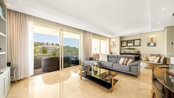 Venta de piso en Piso en Urbanizacion Villa Parra Palomeras, Las Lomas de Río Verde, Marbella, Marbella
 photo 4