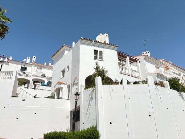 Chalet adosado en Calle Topacio, 24, Riviera del Sol, Mijas photo 1