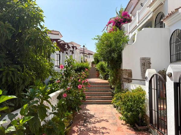 Chalet adosado en Calle Topacio, 24, Riviera del Sol, Mijas thumbnail 1