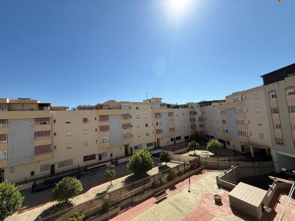 Sale of flat in Piso en Calle Plateros, Camino Viejo de Málaga, Vélez-Malaga, Vélez-Málaga
photo 1