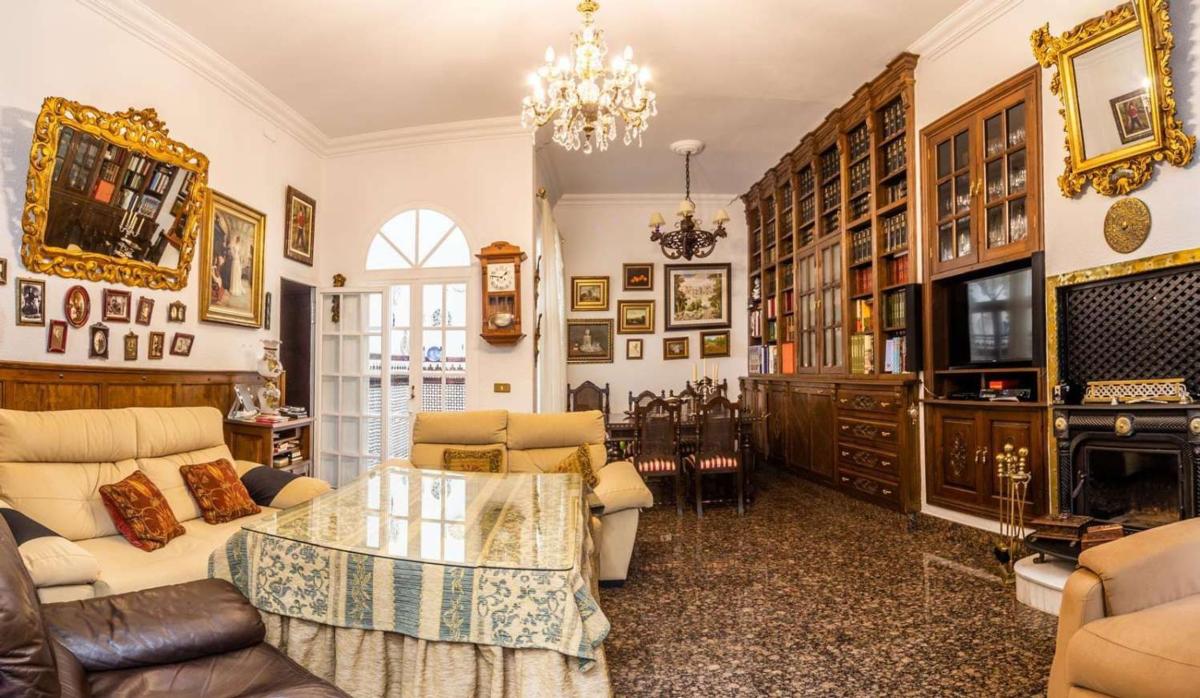 Venta de chalet adosado en  Chalet adosado en Plaza del Ahorro, Centro, Ronda , Ronda photo 2