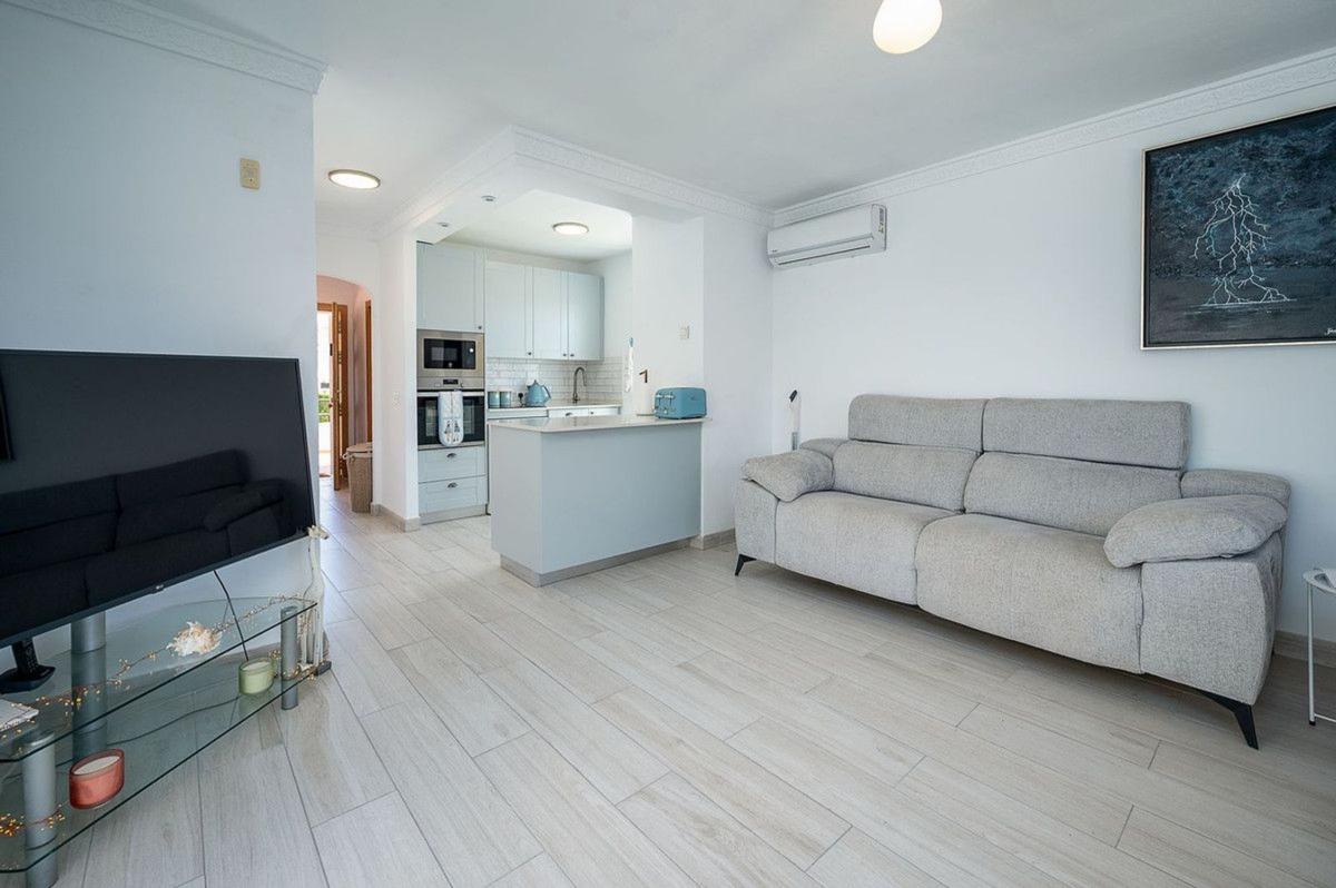 Sale of apartment in Piso en Calle Mijas del Faro, Calaburra - Chaparral, Mijas, Mijas
 photo 3
