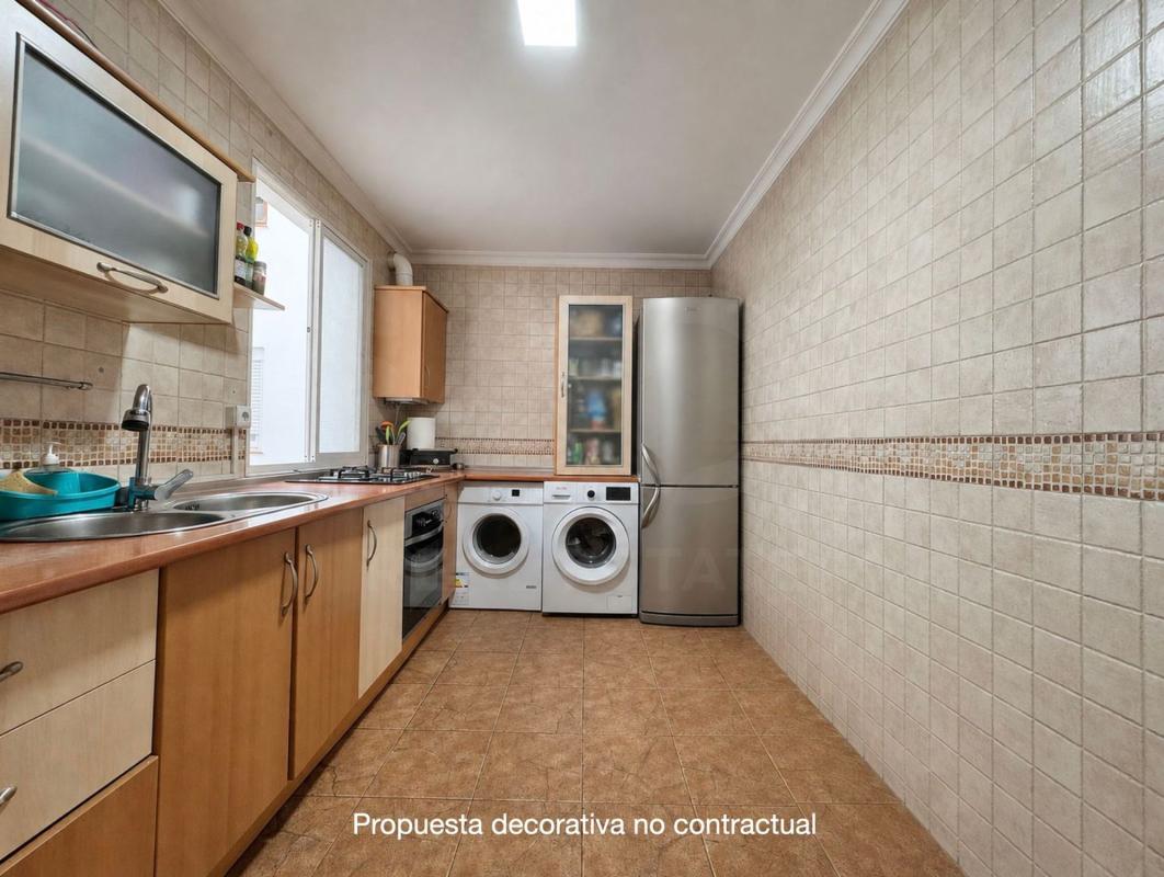 Venta de piso en Piso en Plaza de Bailén, 5, Los Castillejos - La Trinidad, Málaga, Málaga
photo 3