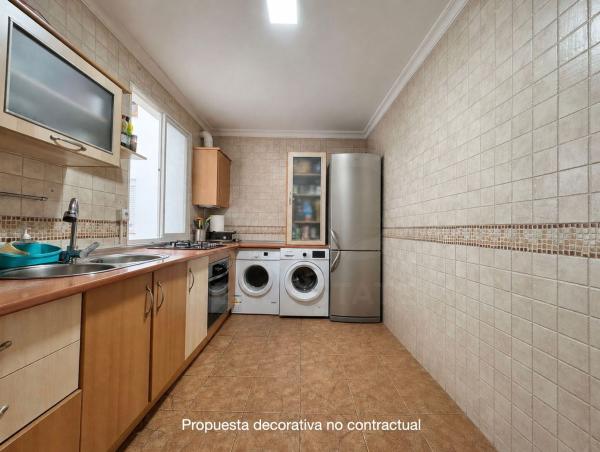 Venta de piso en Piso en Plaza de Bailén, 5, Los Castillejos - La Trinidad, Málaga, Málaga
thumbnail 3