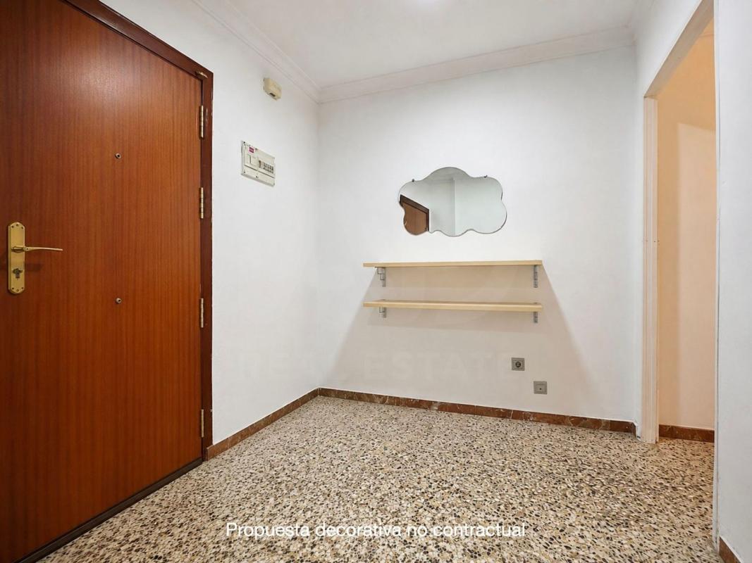 Venta de piso en Piso en Plaza de Bailén, 5, Los Castillejos - La Trinidad, Málaga, Málaga
photo 5