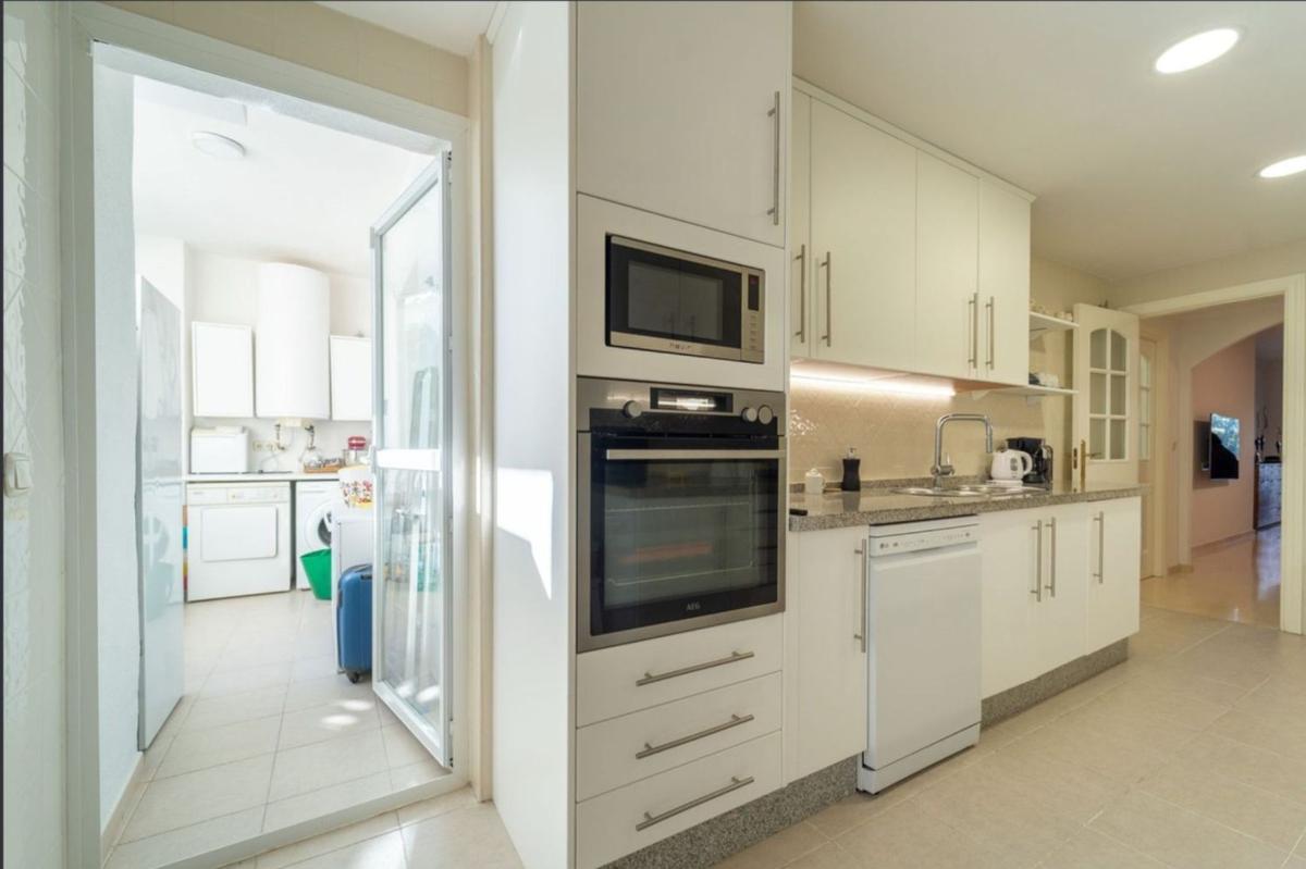 Venta de piso en Piso en Calle Italia, 4, Hacienda Elviria, Marbella, Marbella
 photo 4