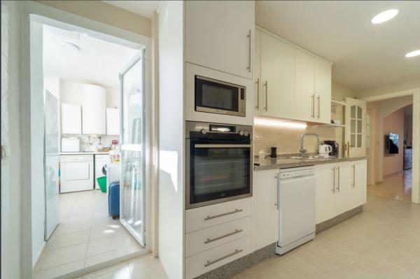 Venta de piso en Piso en Calle Italia, 4, Hacienda Elviria, Marbella, Marbella
 photo 4