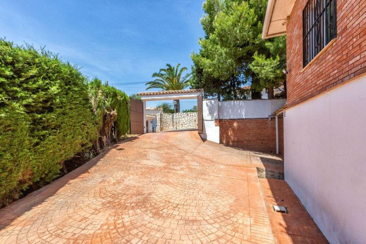 Properties for sale and rent in Spain photo 5