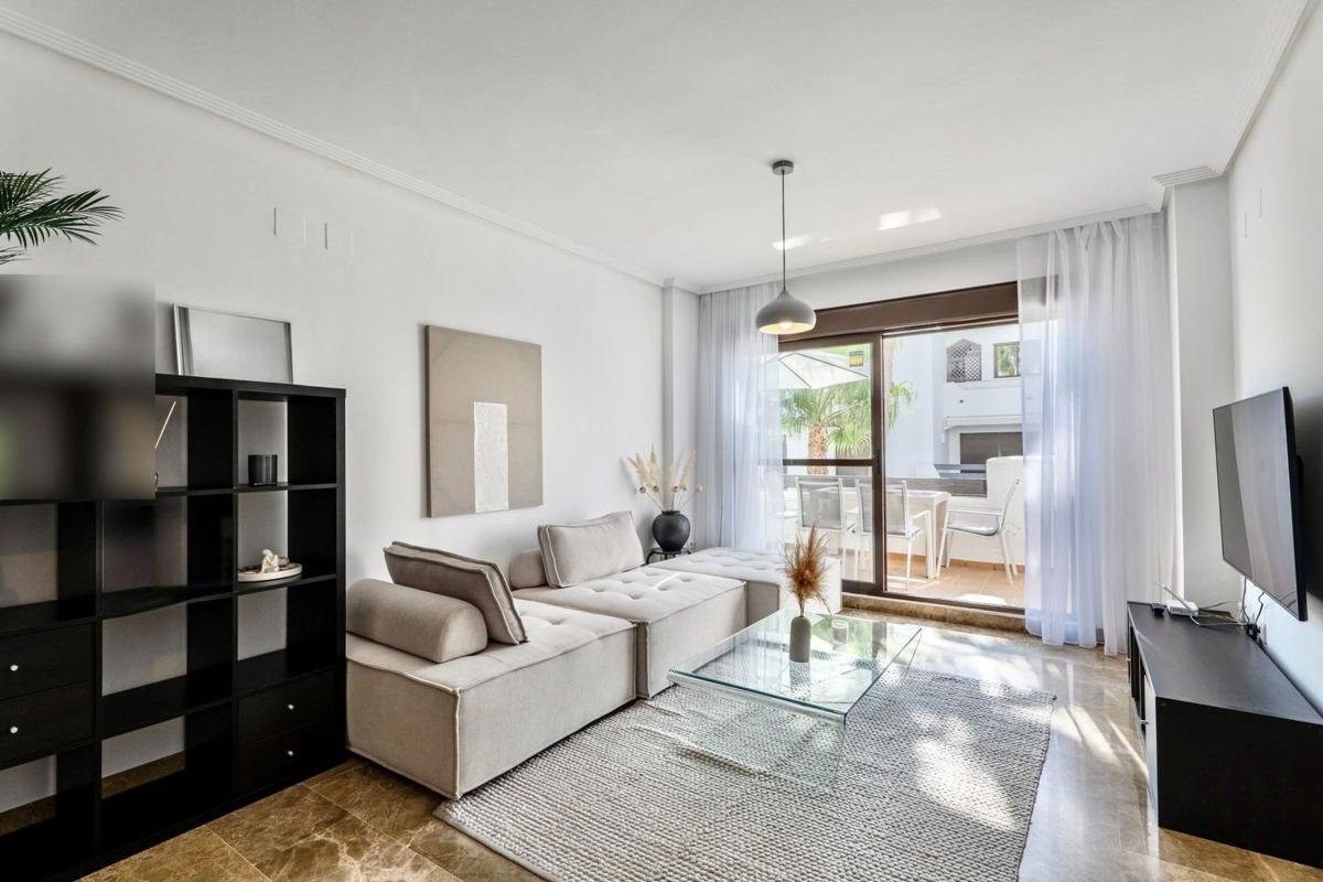 Venta de piso en Piso en Camino La Resinera, 8, La Concha-Resina Golf, Estepona, Estepona
photo 1