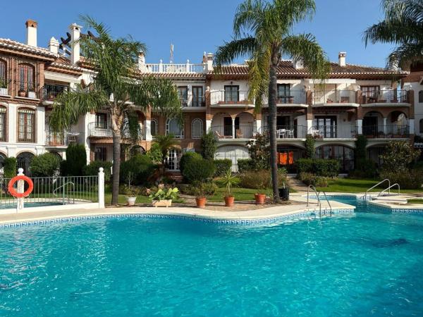 Chalet adosado en Avenida de Gran Bretaña, Mijas Golf, Mijas photo 2