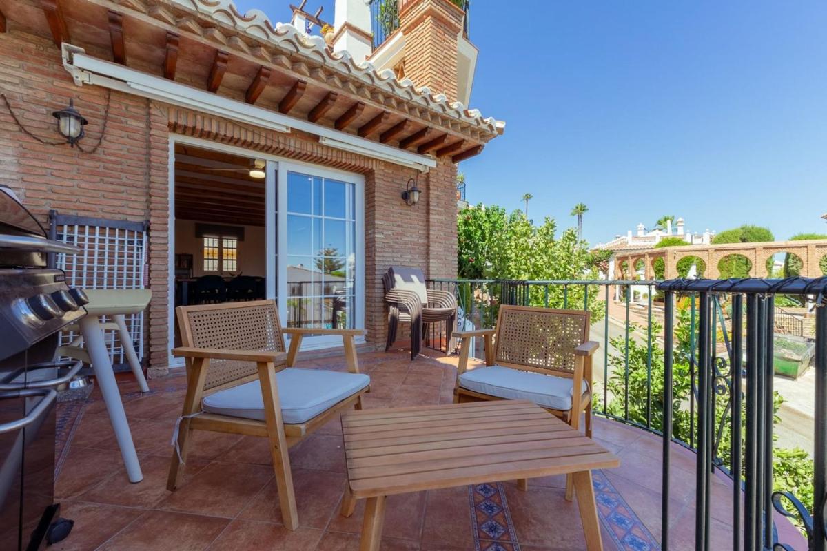 Venta de chalet adosado en  Chalet adosado en Avenida de Gran Bretaña, Mijas Golf, Mijas , Mijas photo 3