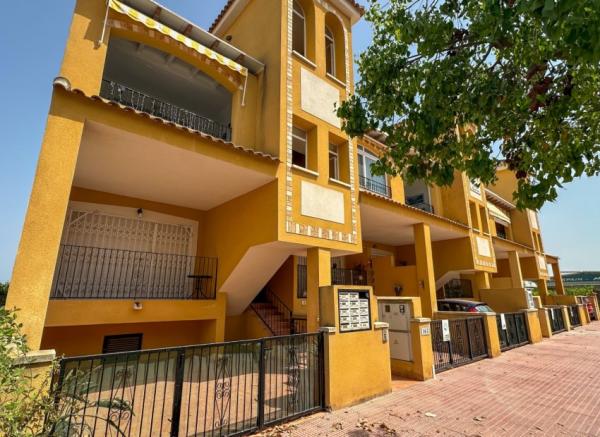 Bungalow en planta baja, 2 dormitorios, 2 baños en Daya Nueva. photo 1
