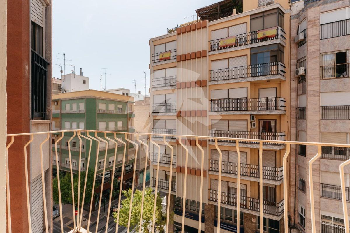 Venta de piso en Piso en Calle Vicente Blasco Ibáñez, Pont Nou-Corazón de Jesús, Elche / Elx, Elche / Elx
photo 3