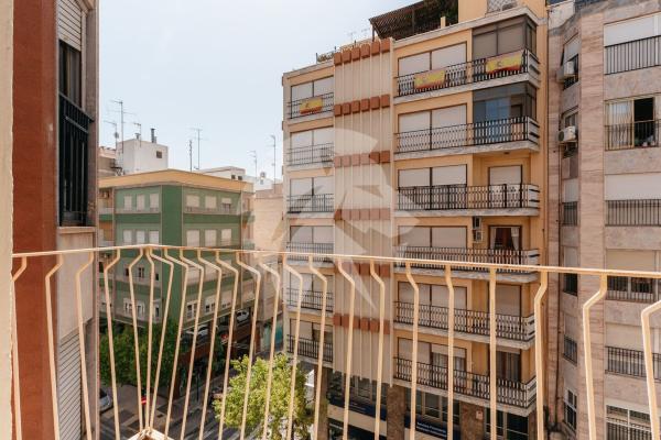 Продажа квартиры на Piso en Calle Vicente Blasco Ibáñez, Pont Nou-Corazón de Jesús, Elche / Elx, Эльче / Эльх
thumbnail 2
