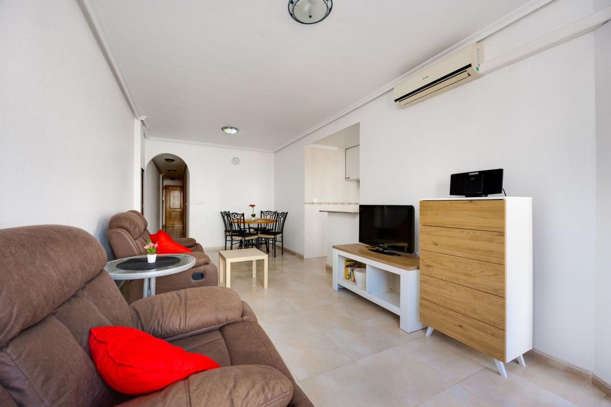 Venta de piso en Piso en Calle Joaquín Chapaprieta, 105, El Molino, Torrevieja, Torrevieja
 photo 3