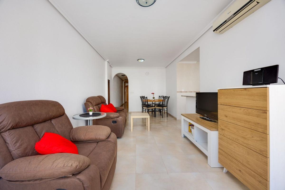 Venta de piso en Piso en Calle Joaquín Chapaprieta, 105, El Molino, Torrevieja, Torrevieja
 photo 4