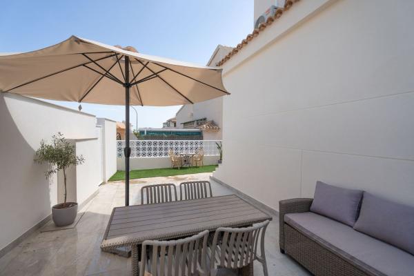 Chalet adosado en Calle Aquiles, Torreblanca, Torrevieja photo 3