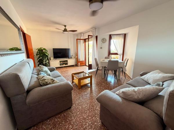Venta de piso en Piso en Avenida Virgen del Carmen, Los Europeos, Torrevieja, Torrevieja
thumbnail 2