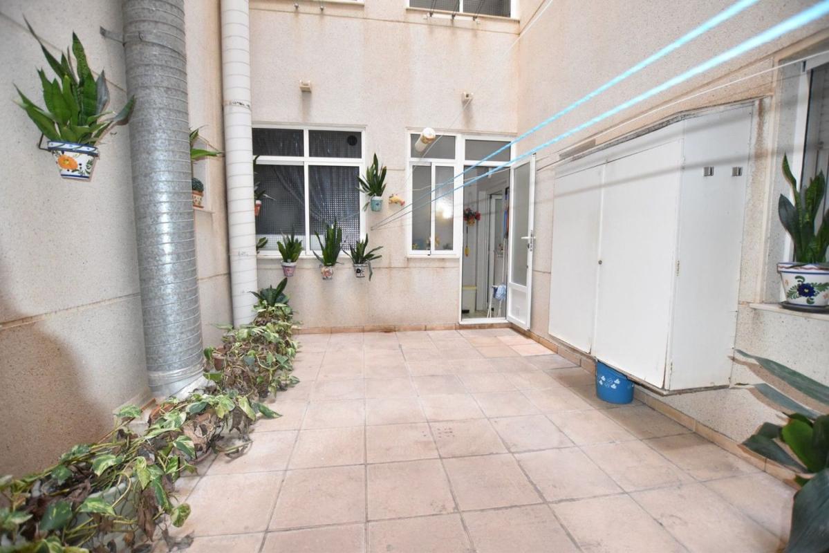 Venta de piso en Piso en Gaspar Perrelló, Torrevieja, Torrevieja
photo 4