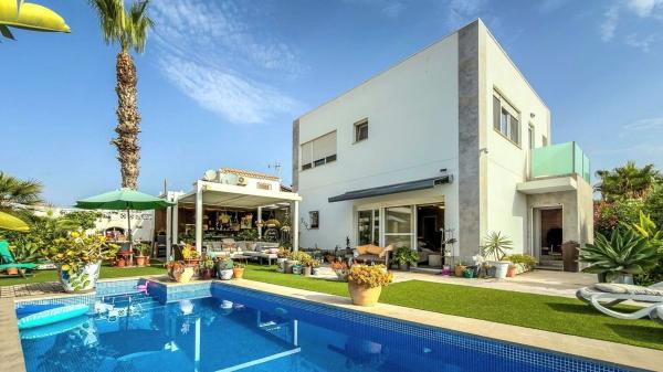 Casa o chalet independiente en La Siesta - El Salado - Torreta, Torrevieja thumbnail 3
