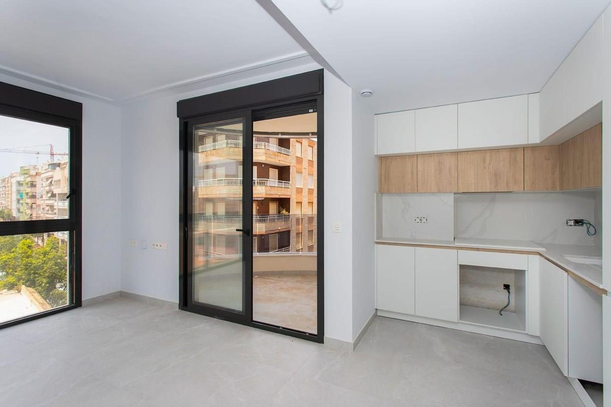 Продажа квартиры на Piso en Calle Ramón Gallud, 164, Las Piscinas Naturales, Torrevieja, Торревьеха
photo 2