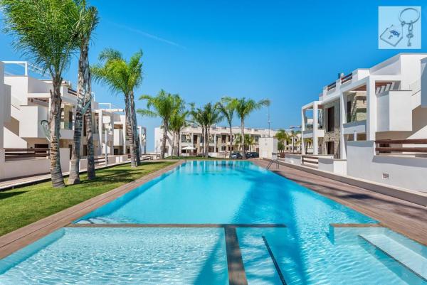 Venta de piso en Piso en Los Balcones - Los Altos del Edén, Torrevieja, Torrevieja
photo 1