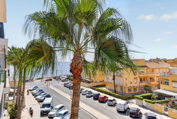 Venta de piso en Piso en Avenida Don Juan de Austria, La Veleta, Torrevieja, Torrevieja
 photo 1