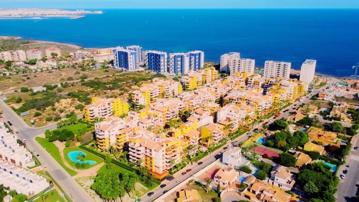 Sale of apartment in Piso en Calle Mar Rizada, Punta Prima, Torrevieja, Torrevieja
photo 5