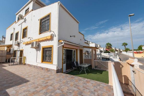 Chalet adosado en Los Balcones - Los Altos del Edén, Torrevieja photo 1