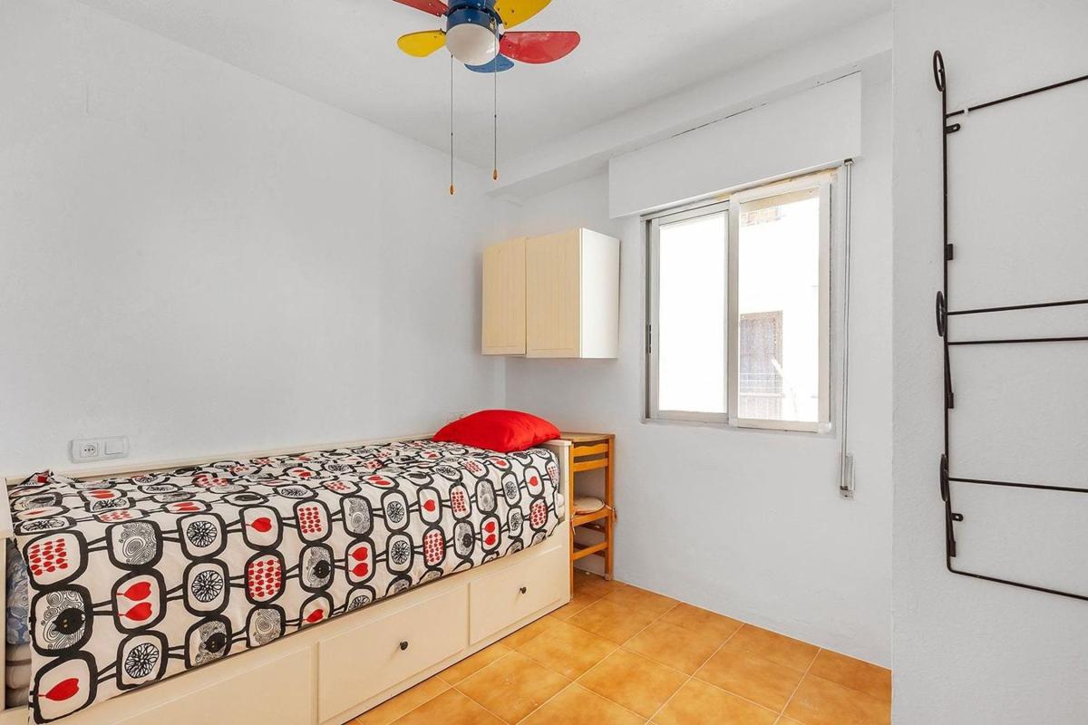 Venta de piso en Piso en Calle Antonio Gil, Gaspar Perrelló, Torrevieja, Torrevieja
photo 5
