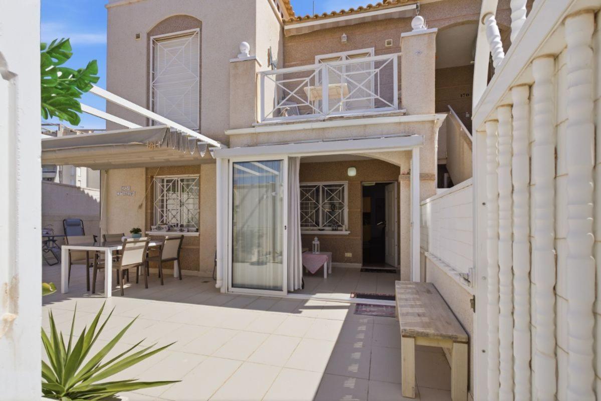 Venta de piso en Piso en Calle Francisco de Quevedo, Aguas Nuevas, Torrevieja, Torrevieja
photo 3