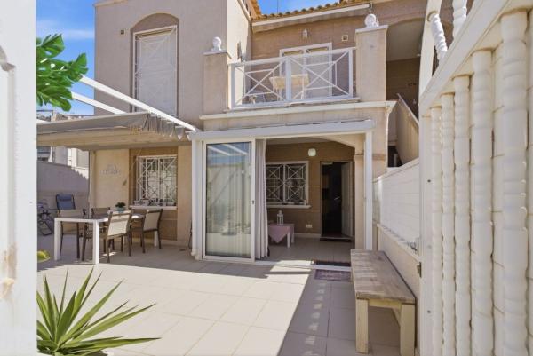 Venta de piso en Piso en Calle Francisco de Quevedo, Aguas Nuevas, Torrevieja, Torrevieja
 photo 3