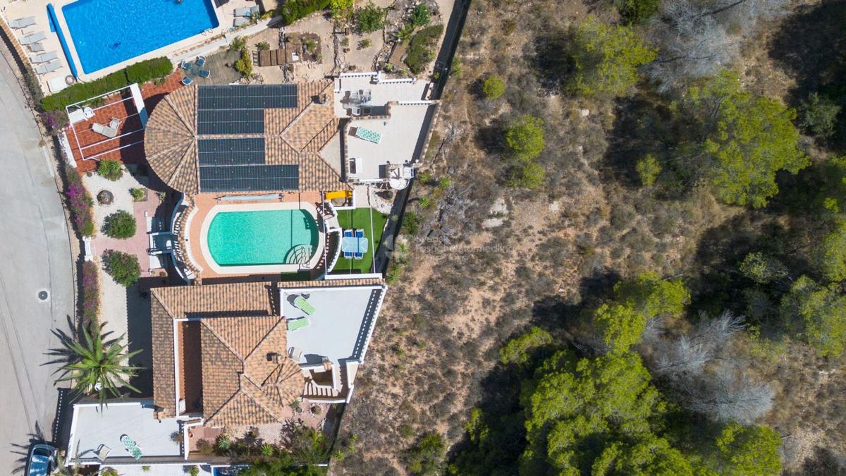 Propiedades en venta y alquiler en España photo 2