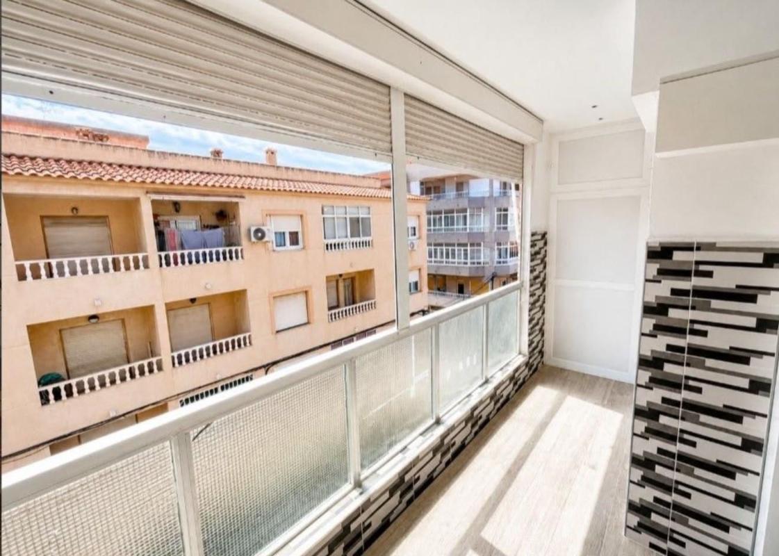 Venta de piso en Piso en Playa de los Náufragos, Torrevieja, Torrevieja
photo 3