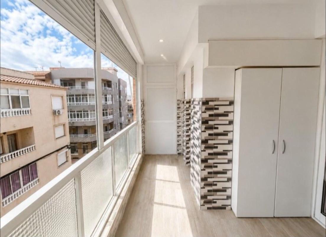 Venta de piso en Piso en Playa de los Náufragos, Torrevieja, Torrevieja
photo 4