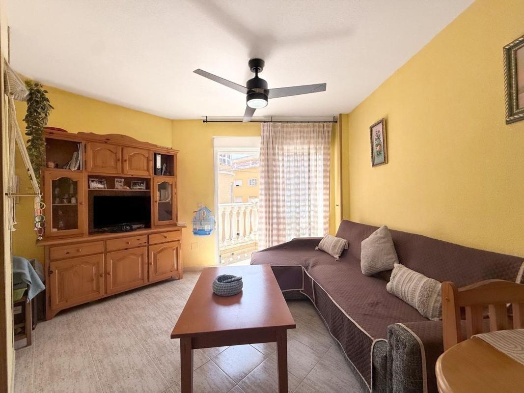 Venta de piso en Piso en Calle Radio Murcia, Antonio Machado, Torrevieja, Torrevieja
photo 1