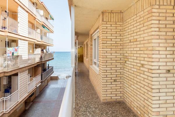 Venta de piso en Piso en Playa de los Náufragos, Torrevieja, Torrevieja
 photo 2