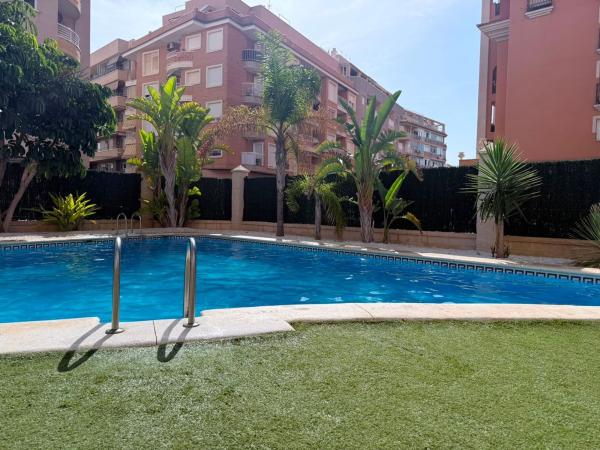 Venta de piso en Piso en Roentgen, Playa de los Locos, Torrevieja, Torrevieja
photo 1