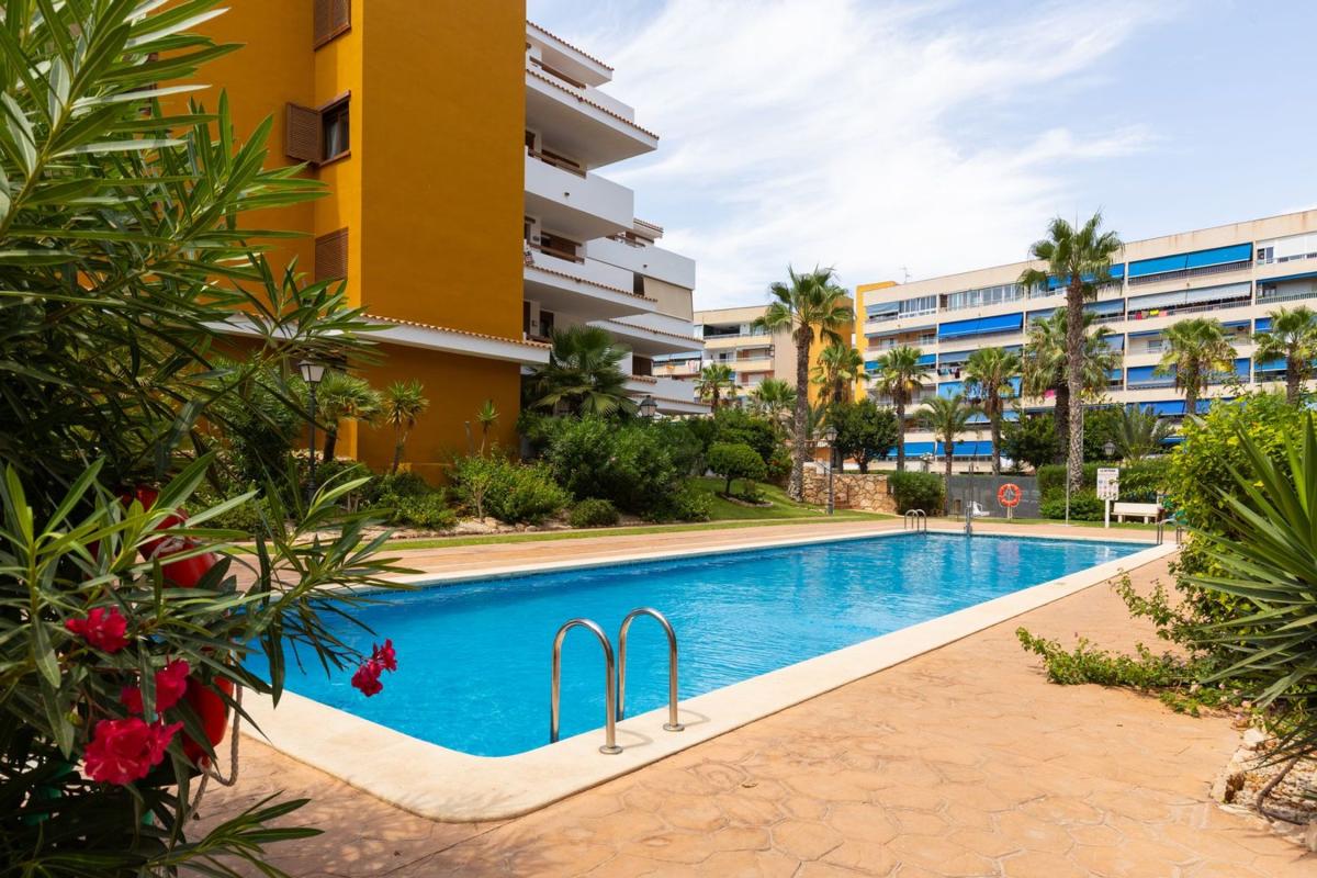 Venta de piso en Piso en Calle Marejada, Punta Prima, Torrevieja, Torrevieja
photo 2