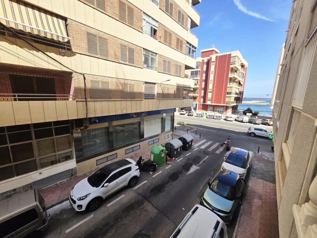 Venta de piso en Piso en Calle Beniajan, El Acequión, Torrevieja, Torrevieja
photo 3