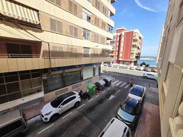 Sale of flat in Piso en Calle Beniajan, El Acequión, Torrevieja, Torrevieja
thumbnail 3