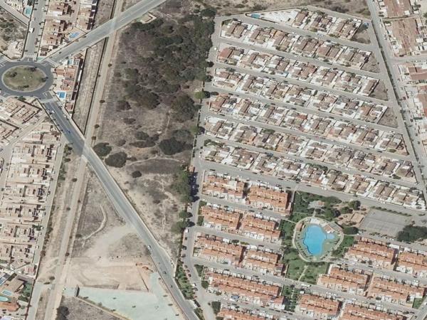 Casa o chalet independiente en ウルバニサシオン・トレアルメンドロス, La Siesta - El Salado - Torreta, Torrevieja thumbnail 1