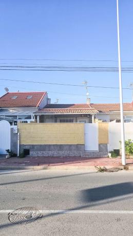 Terraced house for sale at Chalet adosado en Calle el Limonar, La Siesta - El Salado - Torreta, Torrevieja , Torrevieja thumbnail 3