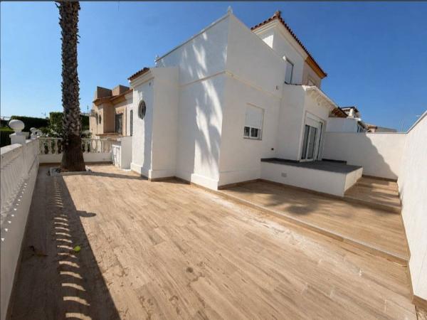Дуплекс на продажу в Dúplex en Calle Peña De Francia, Los Balcones - Los Altos del Edén, Torrevieja, Торревьеха photo 1