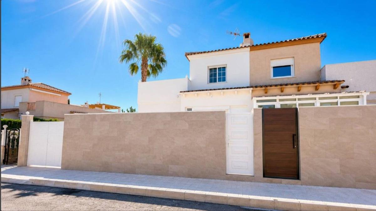 Venta de duplex en Dúplex en Calle Peña De Francia, Los Balcones - Los Altos del Edén, Torrevieja, Torrevieja photo 4