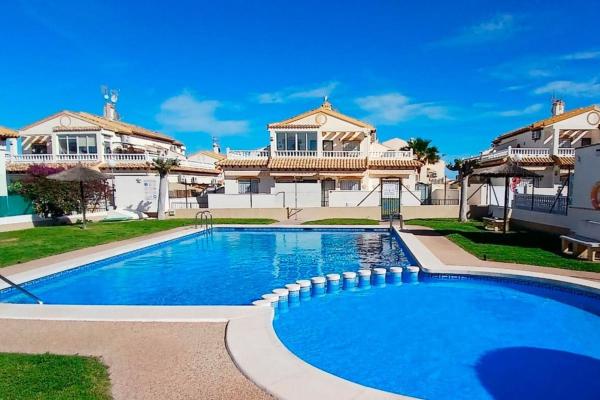 Casa o chalet independiente en Los Balcones - Los Altos del Edén, Torrevieja photo 1