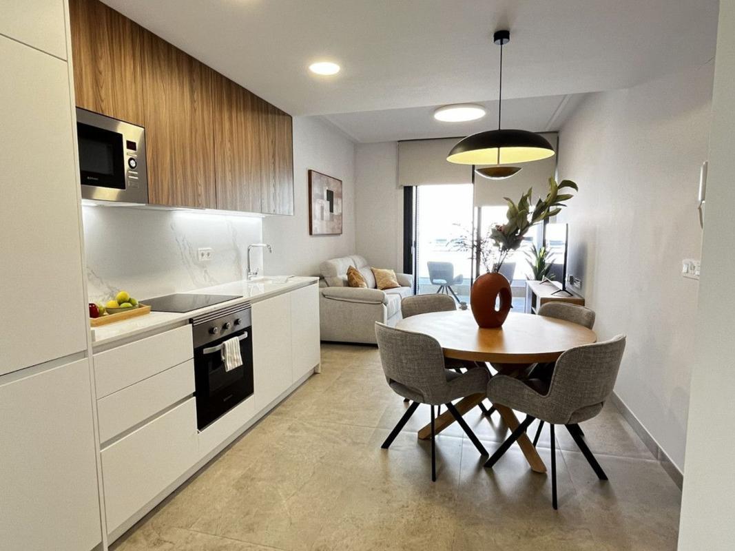 Venta de piso en Piso en Puerto Deportivo, Torrevieja, Torrevieja
photo 2