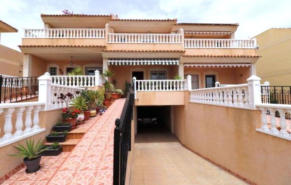 Dom szeregowy na sprzedaż w Chalet adosado en Los Balcones - Los Altos del Edén, Torrevieja , Torrevieja photo 1